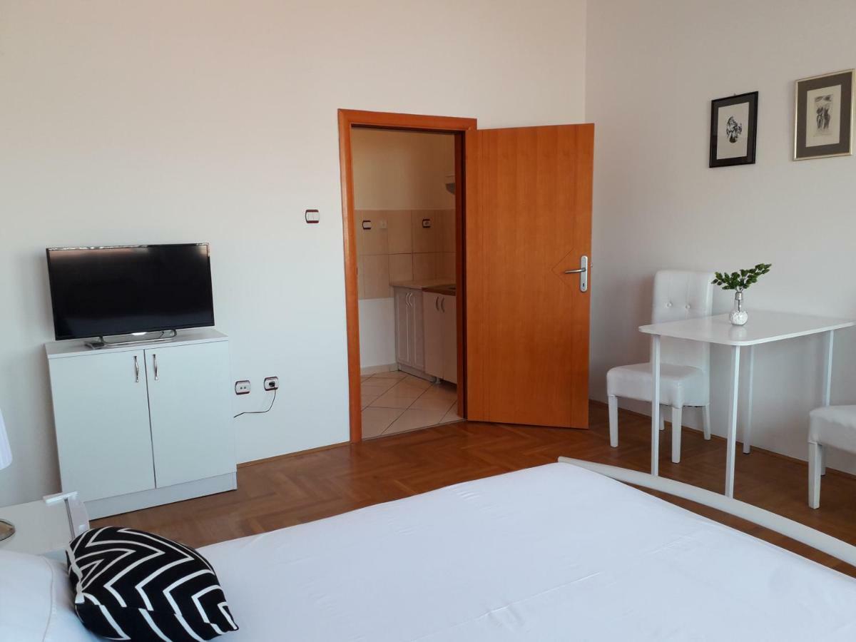 Apartman Dunja Ns 2 Novi Sad Extérieur photo