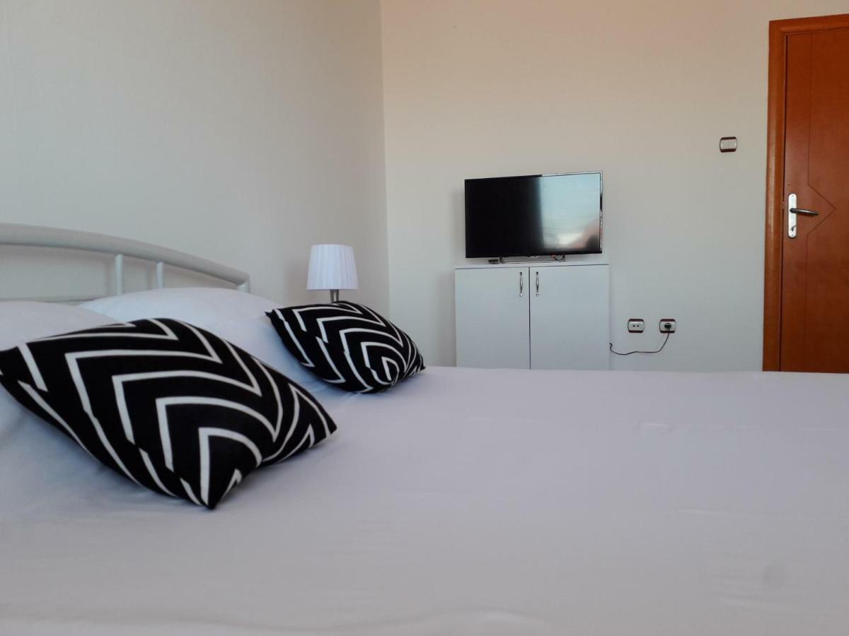 Apartman Dunja Ns 2 Novi Sad Extérieur photo