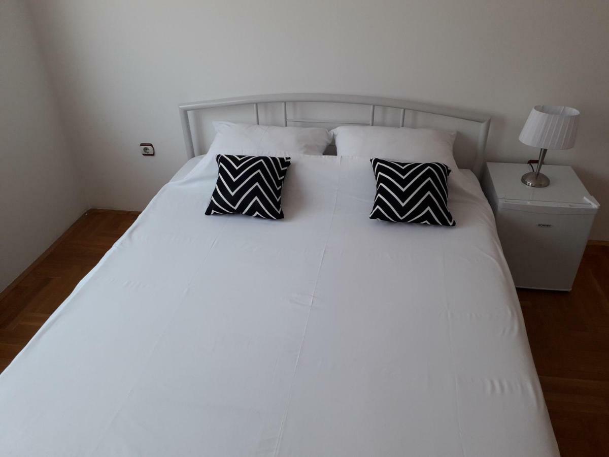 Apartman Dunja Ns 2 Novi Sad Extérieur photo